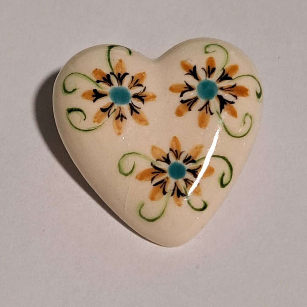 Shiny white heart brooch with flower designs Petrov